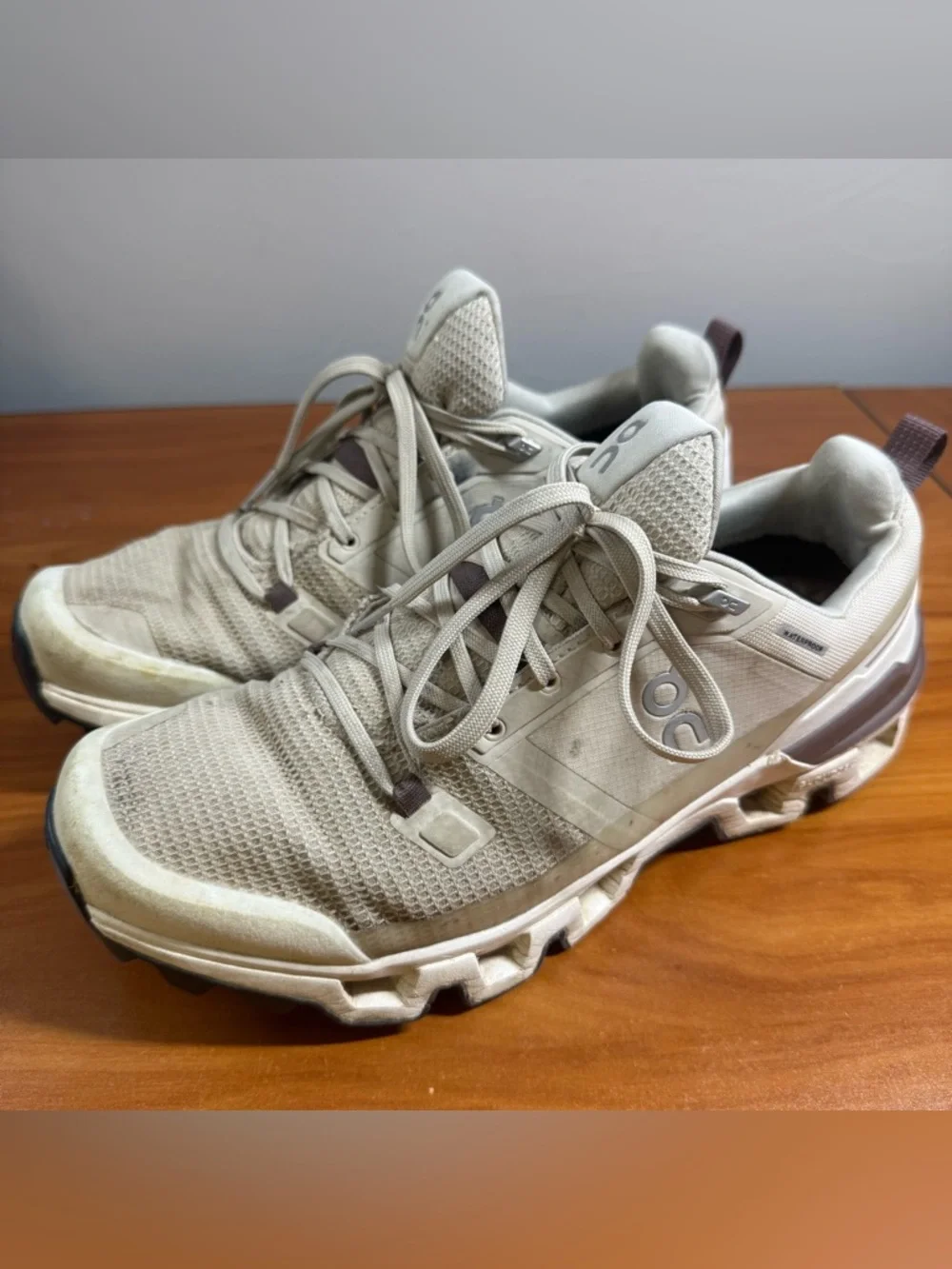 On Running Cloudwander Waterproof Hiking Sneaker Shoe Running Ivory Sand‎ W9.5